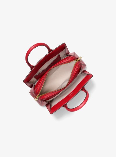 Bolso satchel Laila peque&ntilde;o con logotipo metalizado exclusivo in CARMES&Iacute; | Michael Kors