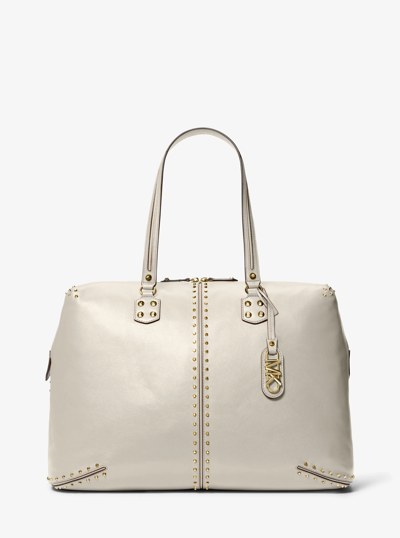 Tr&egrave;s grand sac de fin de semaine Astor en cuir clout&eacute; in CR&Egrave;ME L&Eacute;GER | Michael Kors
