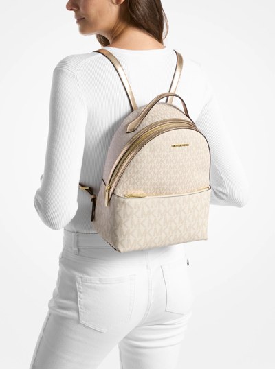 Sac &agrave; dos Sheila &agrave; deux tons de taille moyenne &agrave; logo Signature in OR P&Acirc;LE | Michael Kors