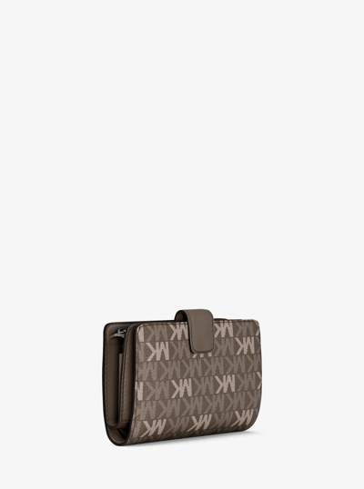 Jet Set Travel Medium Signature Logo Billfold Wallet in MUSHROOM | Michael Kors