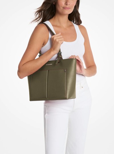 Sac fourre-tout Jet Set de taille moyenne &agrave; poches in VERT OLIVE | Michael Kors