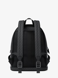 Mochila Cooper mediana de piel granulada y logotipo exclusivo para trayectos diarios