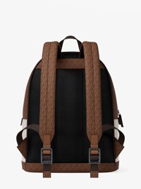 Mochila Cooper mediana de piel granulada y logotipo exclusivo para trayectos diarios
