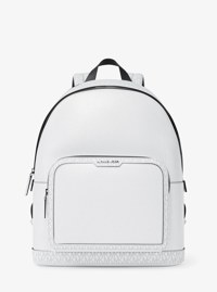 Mochila Cooper mediana de piel granulada y logotipo exclusivo para trayectos diarios