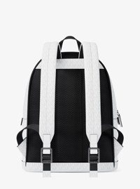 Mochila Cooper mediana de piel granulada y logotipo exclusivo para trayectos diarios