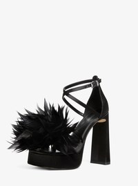 Sandales &agrave; plateforme en satin orn&eacute;es de plumes Cami