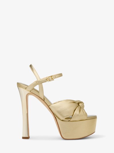 Sandale &agrave; plateforme Elena en cuir m&eacute;tallis&eacute; in OR P&Acirc;LE | Michael Kors