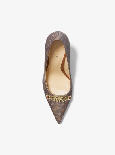 Tiffanie Empire Signature Logo Pump