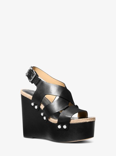 Sandale compens&eacute;e Raven en cuir &agrave; clous in NOIR | Michael Kors