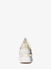 Raina Signature Logo Platform Trainer