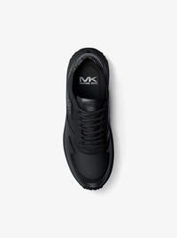 Dax Mixed-Media Trainer