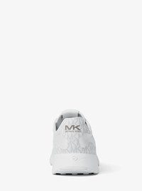 Dax Mixed-Media Trainer
