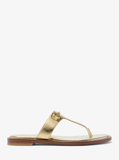Sandalia Carson de cuero metalizado craquelado in DORADO P&Aacute;LIDO | Michael Kors