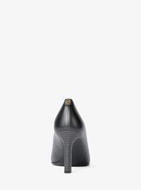 Willa Flex Pump
