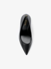 Willa Flex Pump