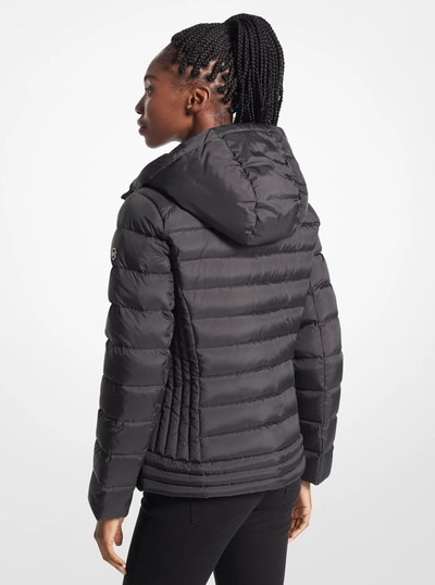 Veste matelass&eacute;e &agrave; capuchon in NOIR | Michael Kors