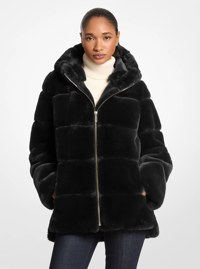 Manteau &agrave; capuchon en fausse fourrure