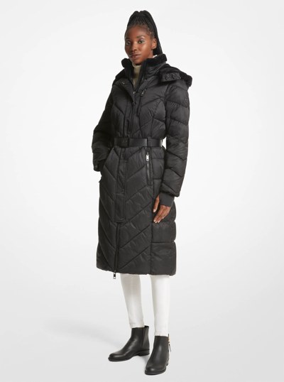 Manteau matelass&eacute; &agrave; garniture en fausse fourrure et &agrave; ceinture in NOIR | Michael Kors
