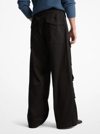 Stretch Cotton Wide-Leg Cargo Pants