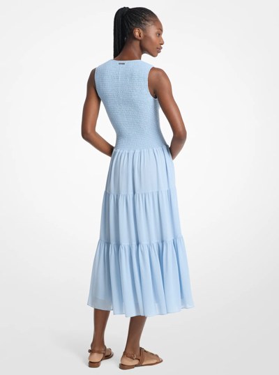 Robe mi-longue en cr&ecirc;pe georgette &agrave; smocks in BLEU PASTEL | Michael Kors