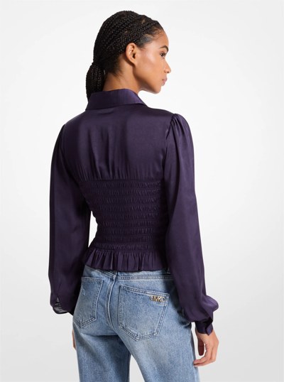 Chemise &agrave; smocks en satin craquel&eacute;