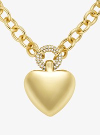 Collar con colgante de coraz&oacute;n acolchado con pav&eacute;