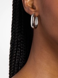 Anneaux d&rsquo;oreilles carr&eacute;s