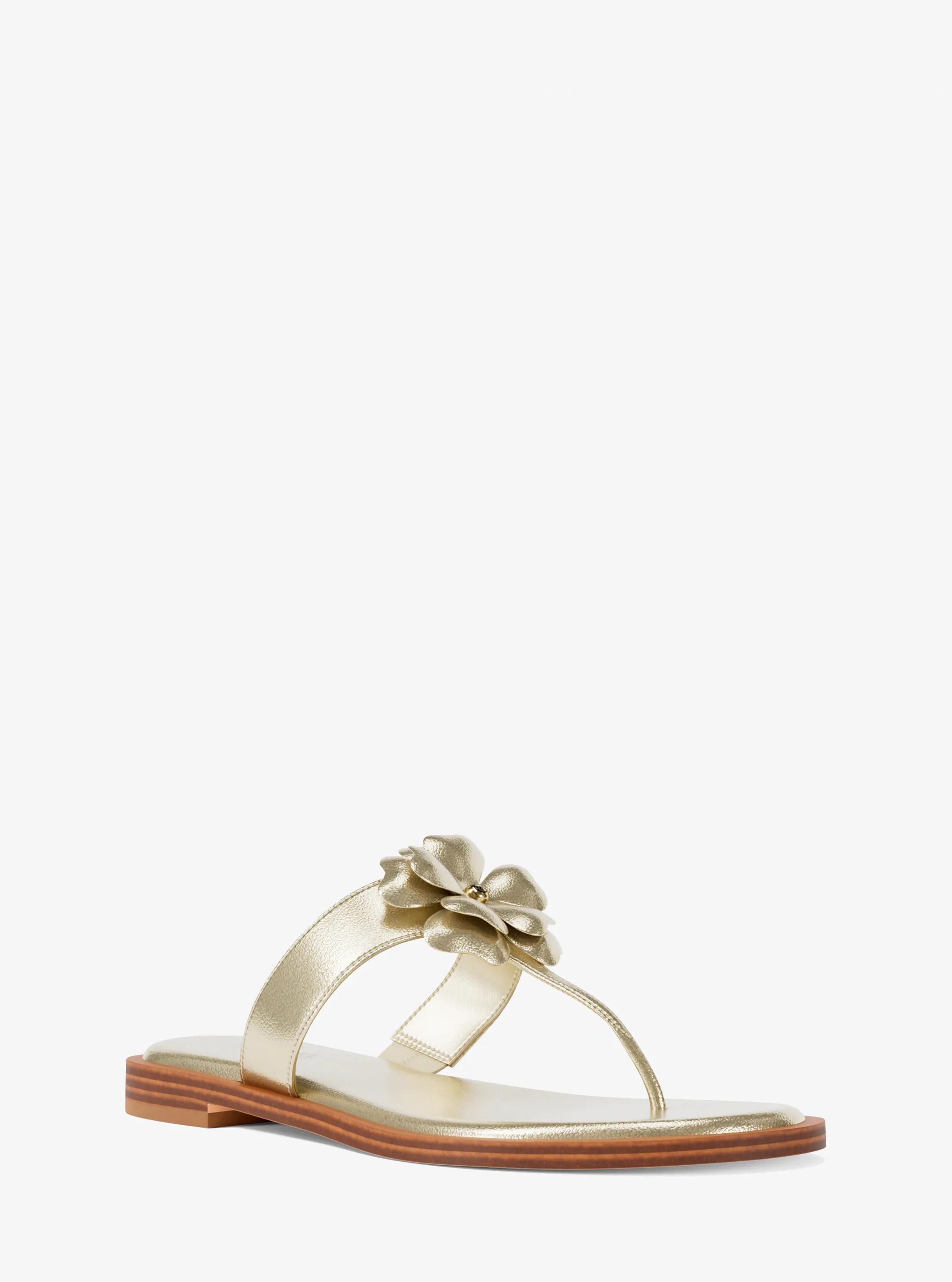 Sandalia Callie metalizada con tiras adornadas in DORADO P&Aacute;LIDO | Michael Kors