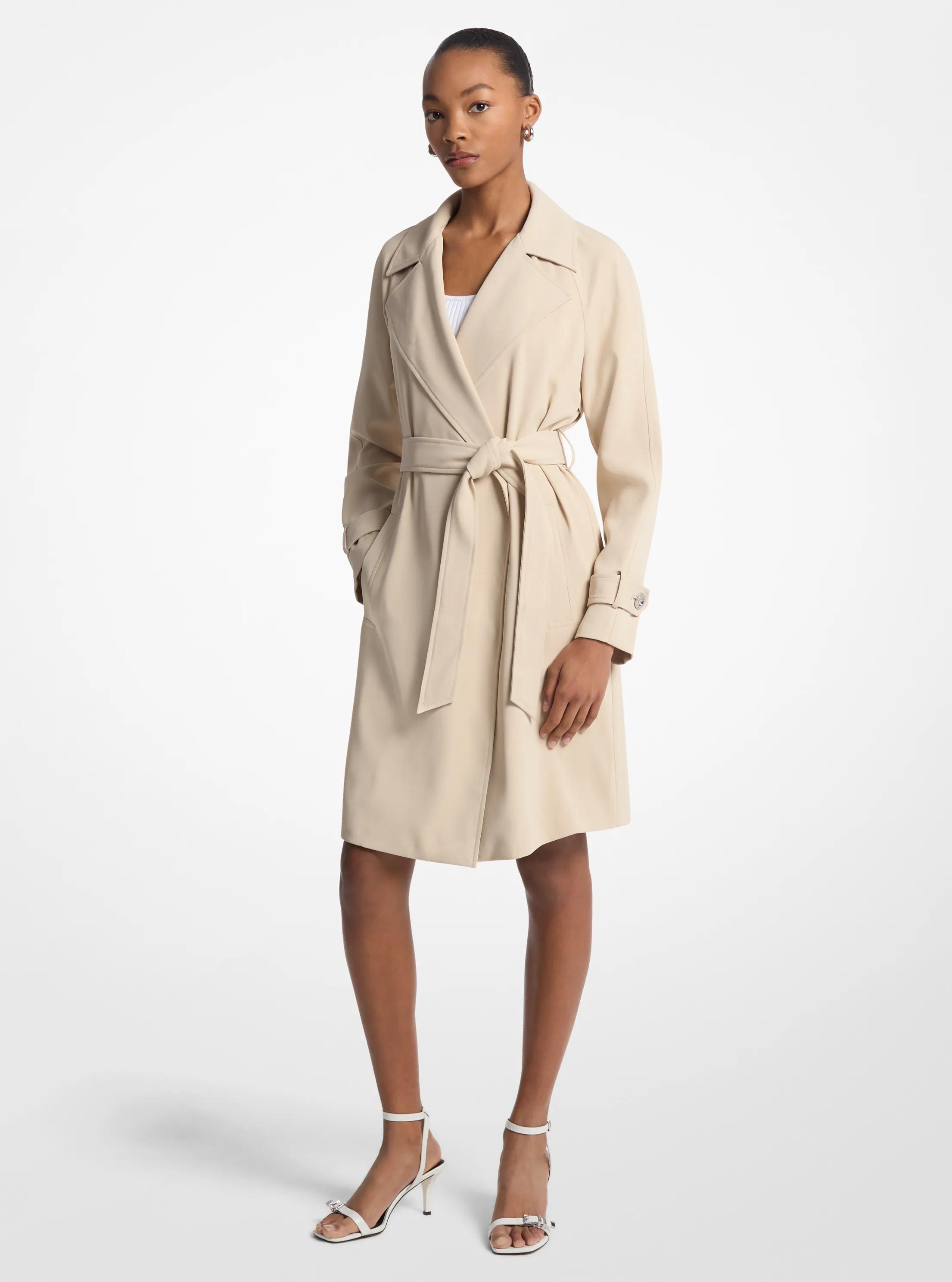 Trench-coat tiss&eacute; et drap&eacute; in DUNE | Michael Kors