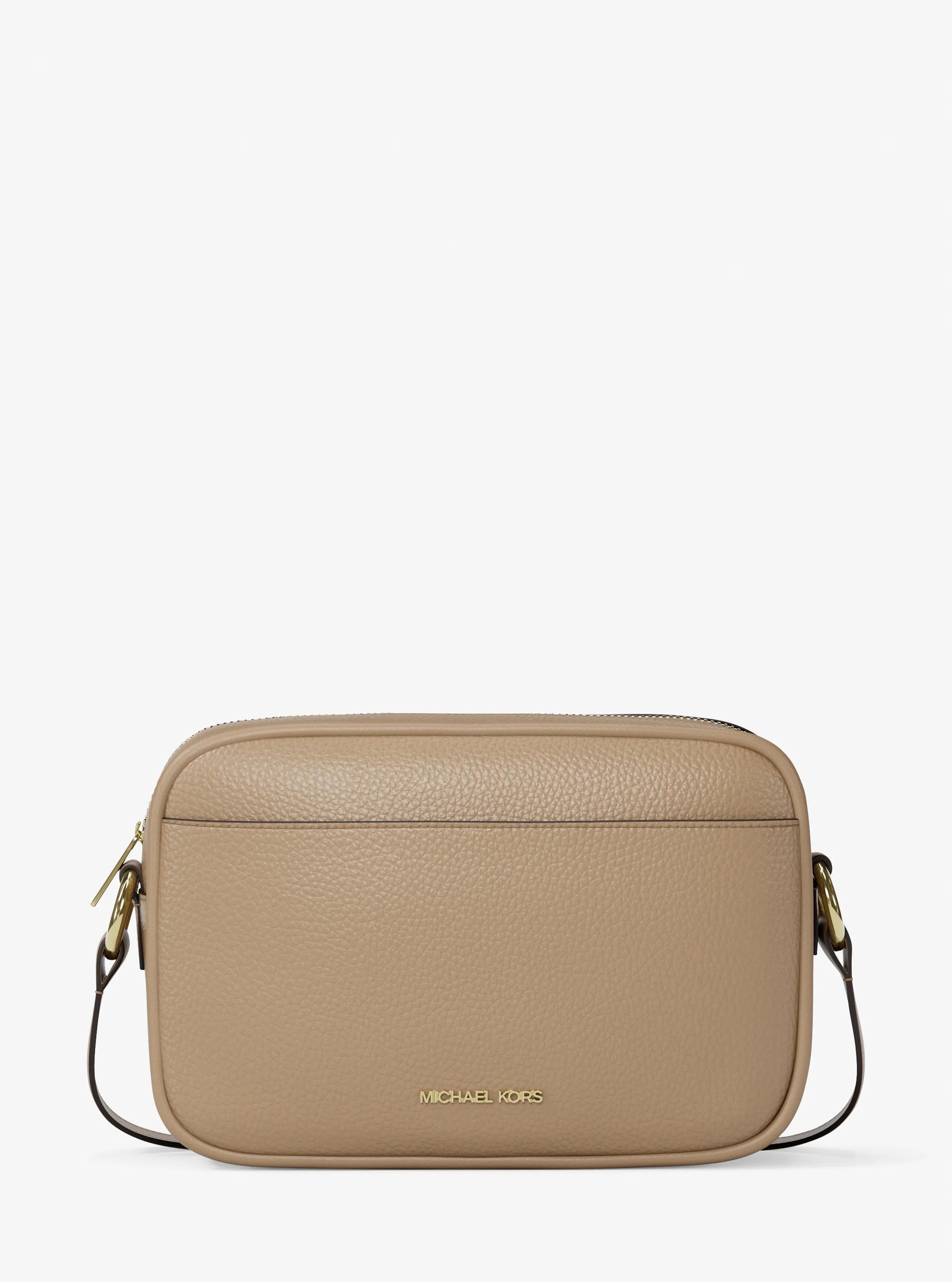 Bandolera Jet Set grande para c&aacute;mara de piel granulada in CAMEL | Michael Kors