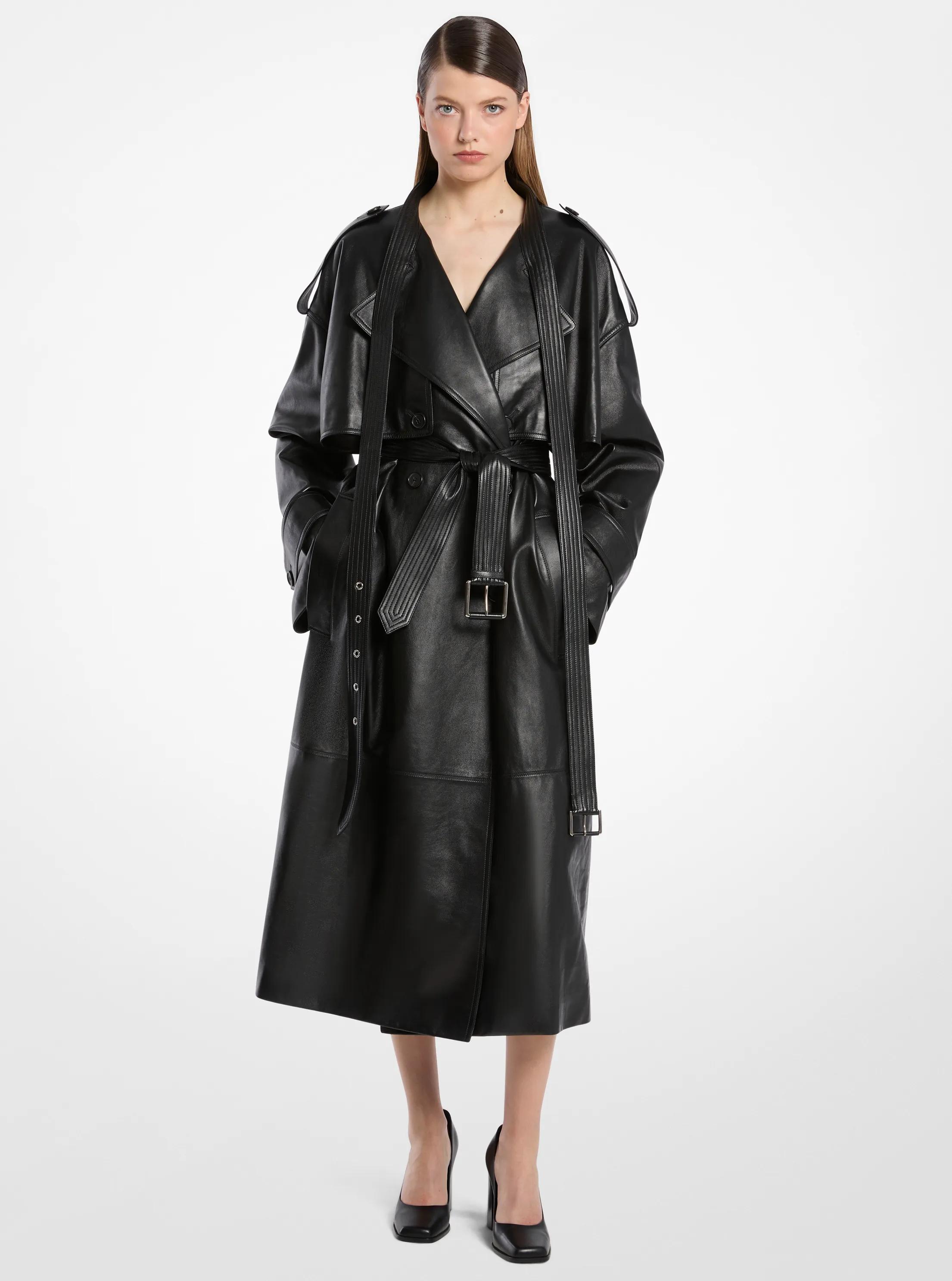 Plong&eacute; Leather Trench Coat in NEGRO | Michael Kors