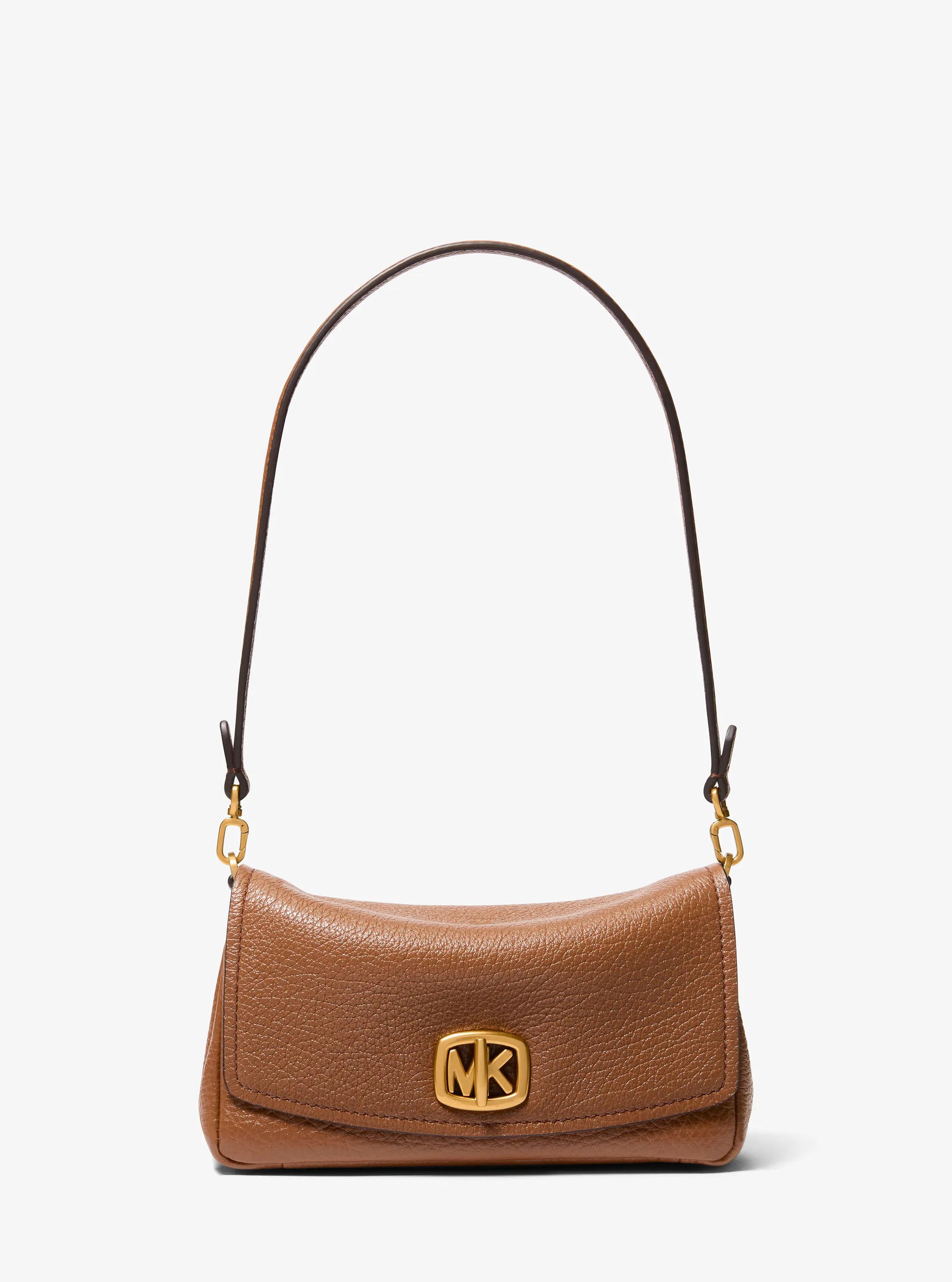 Bolso pochette Bryant peque&ntilde;o de piel texturizada in LUGGAGE | Michael Kors