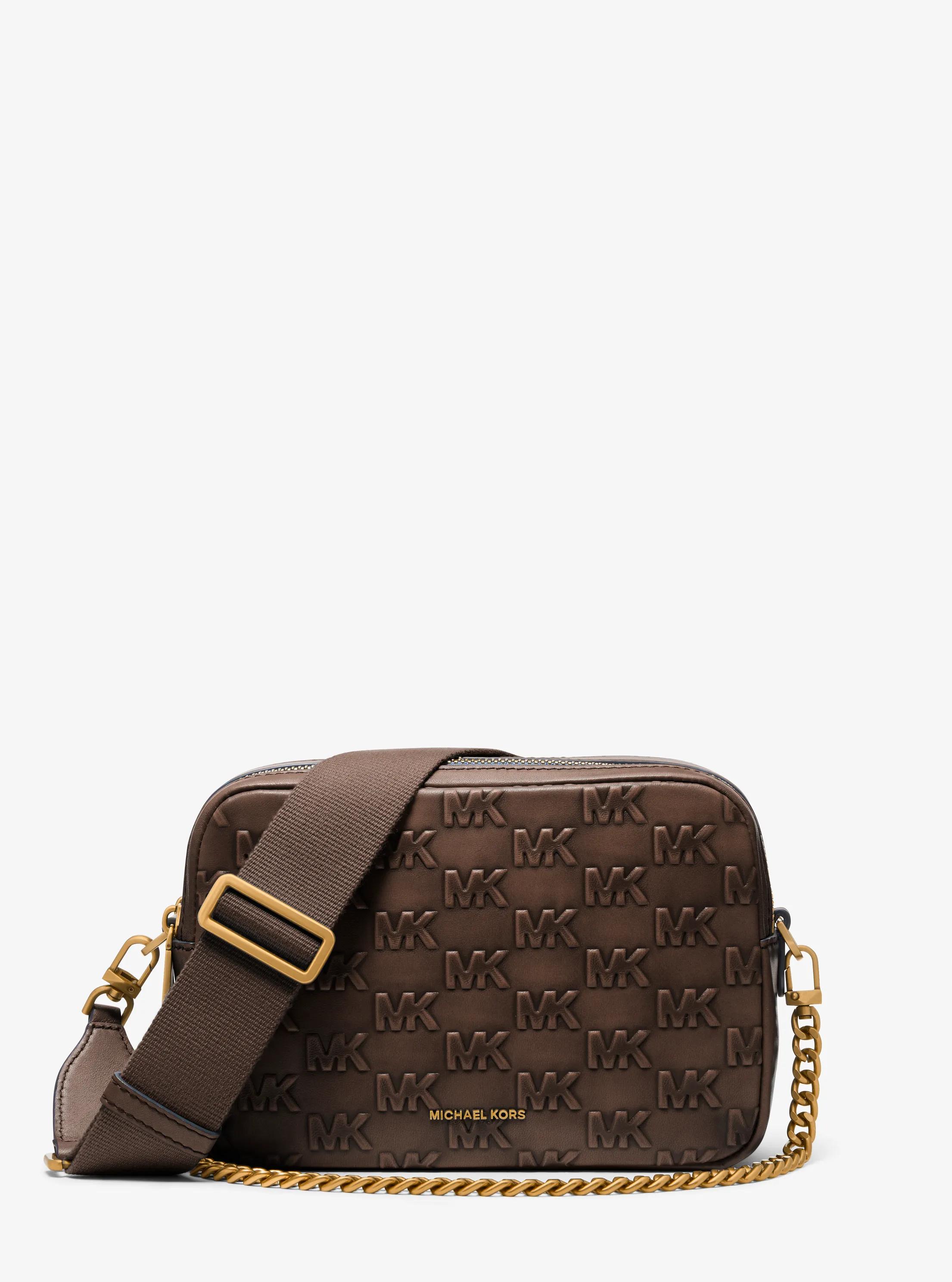 Bandolera Bryant mediana de piel curtida con logotipo en relieve in CHOCOLATE | Michael Kors