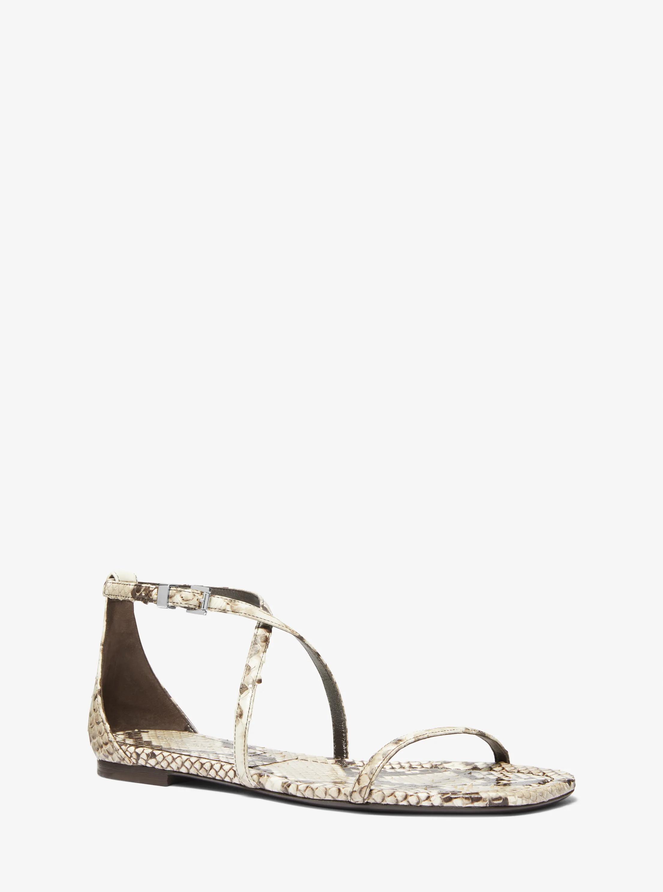 Sandalia Polly de piel con motivo de pit&oacute;n en relieve in NUDE | Michael Kors