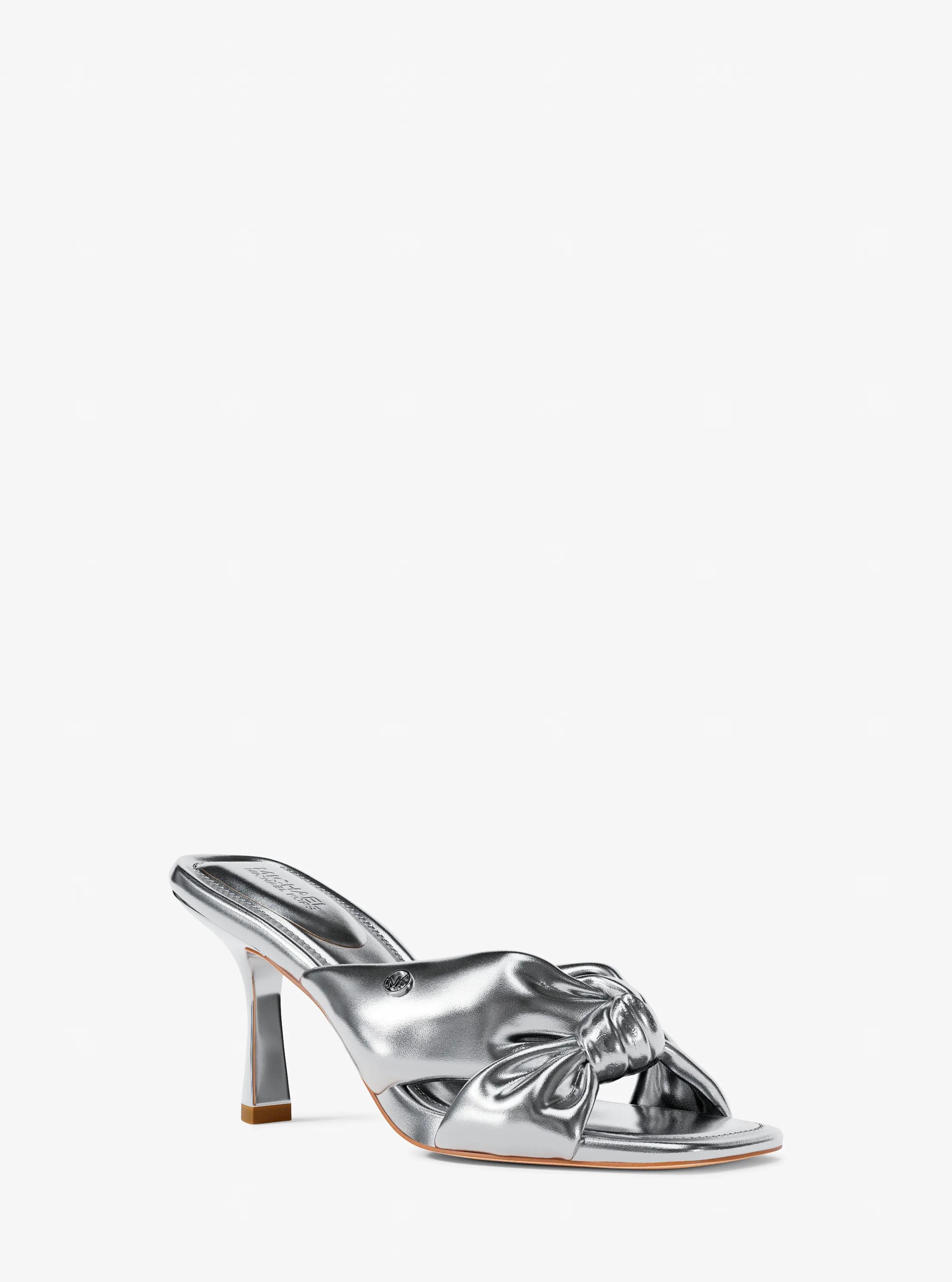 Sandale Elena m&eacute;tallis&eacute;e in ARGENT | Michael Kors