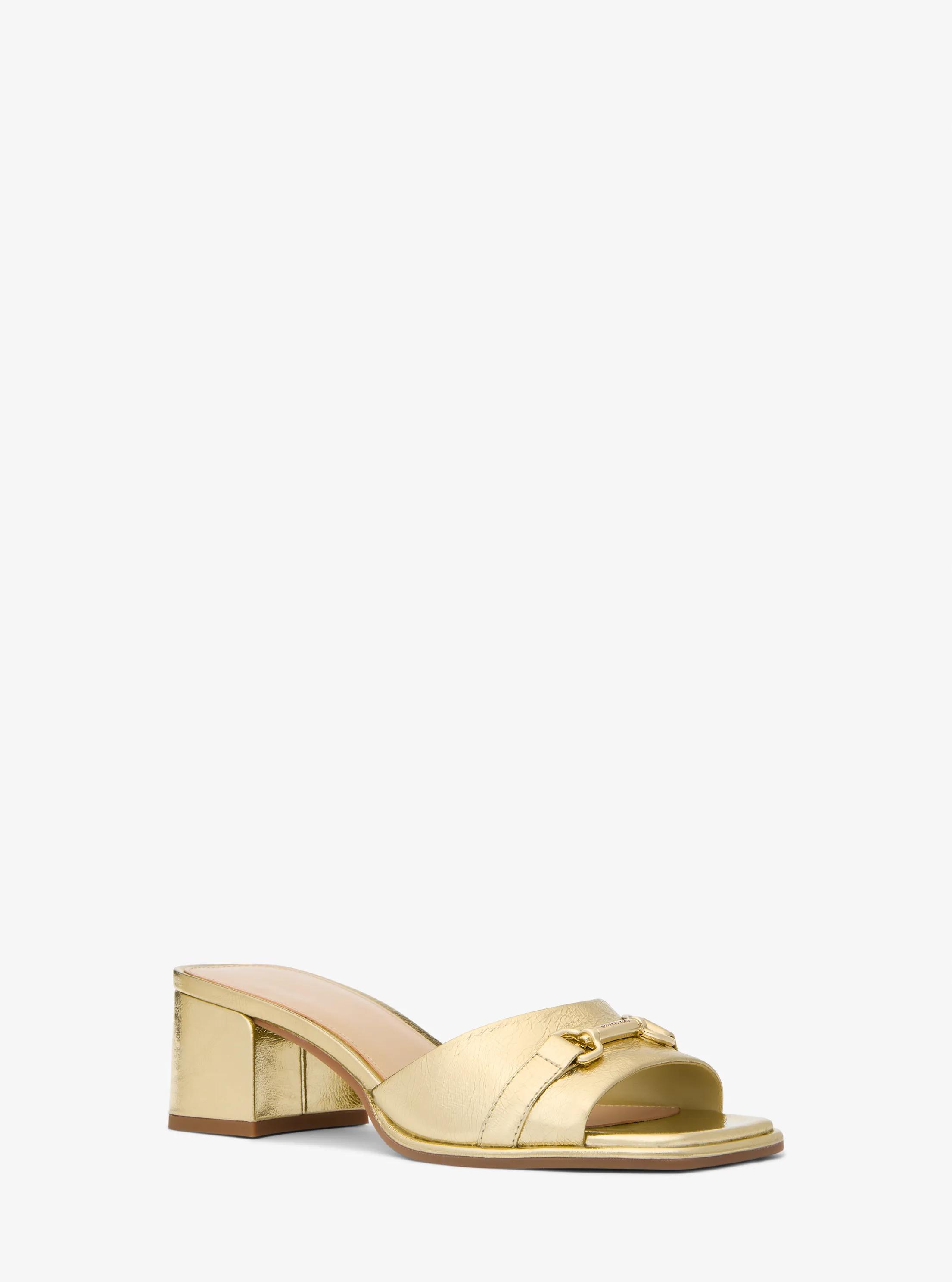 Zapato mule Carson de cuero metalizado craquelado in DORADO P&Aacute;LIDO | Michael Kors