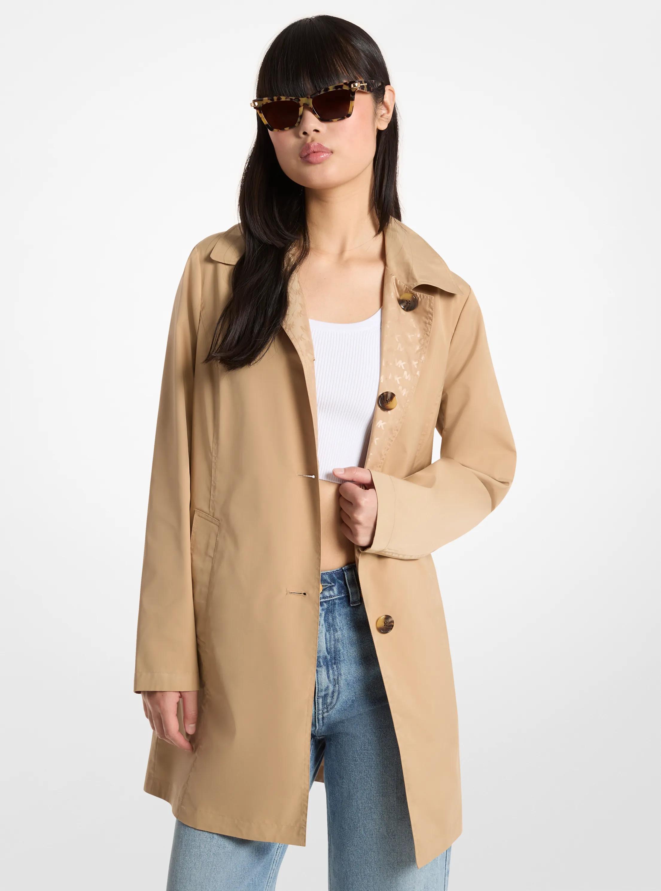 Trench tiss&eacute; &agrave; imprim&eacute; logo r&eacute;versible in KAKI | Michael Kors
