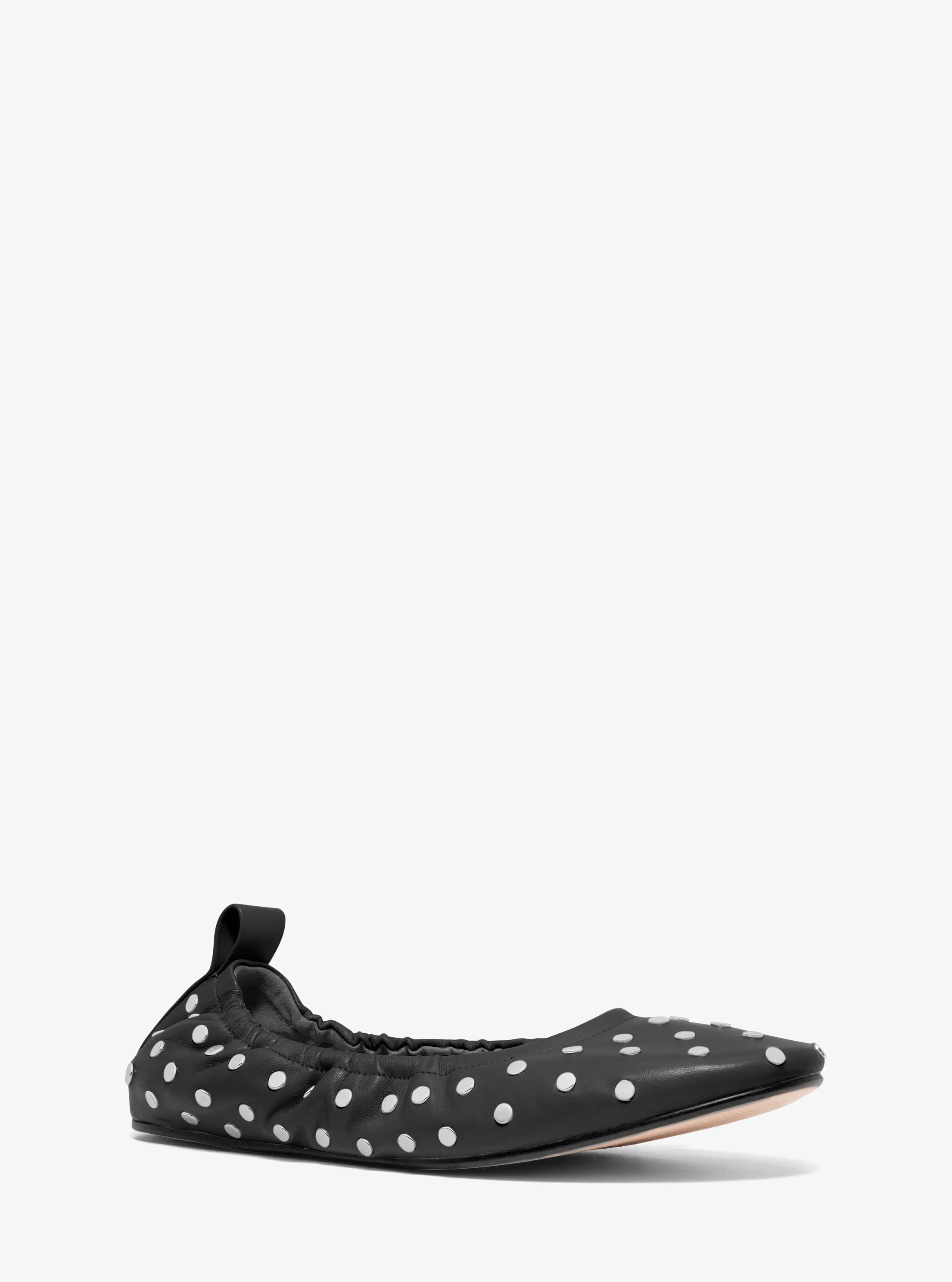 Bailarina plana Amy de piel con tachuelas in NEGRO | Michael Kors