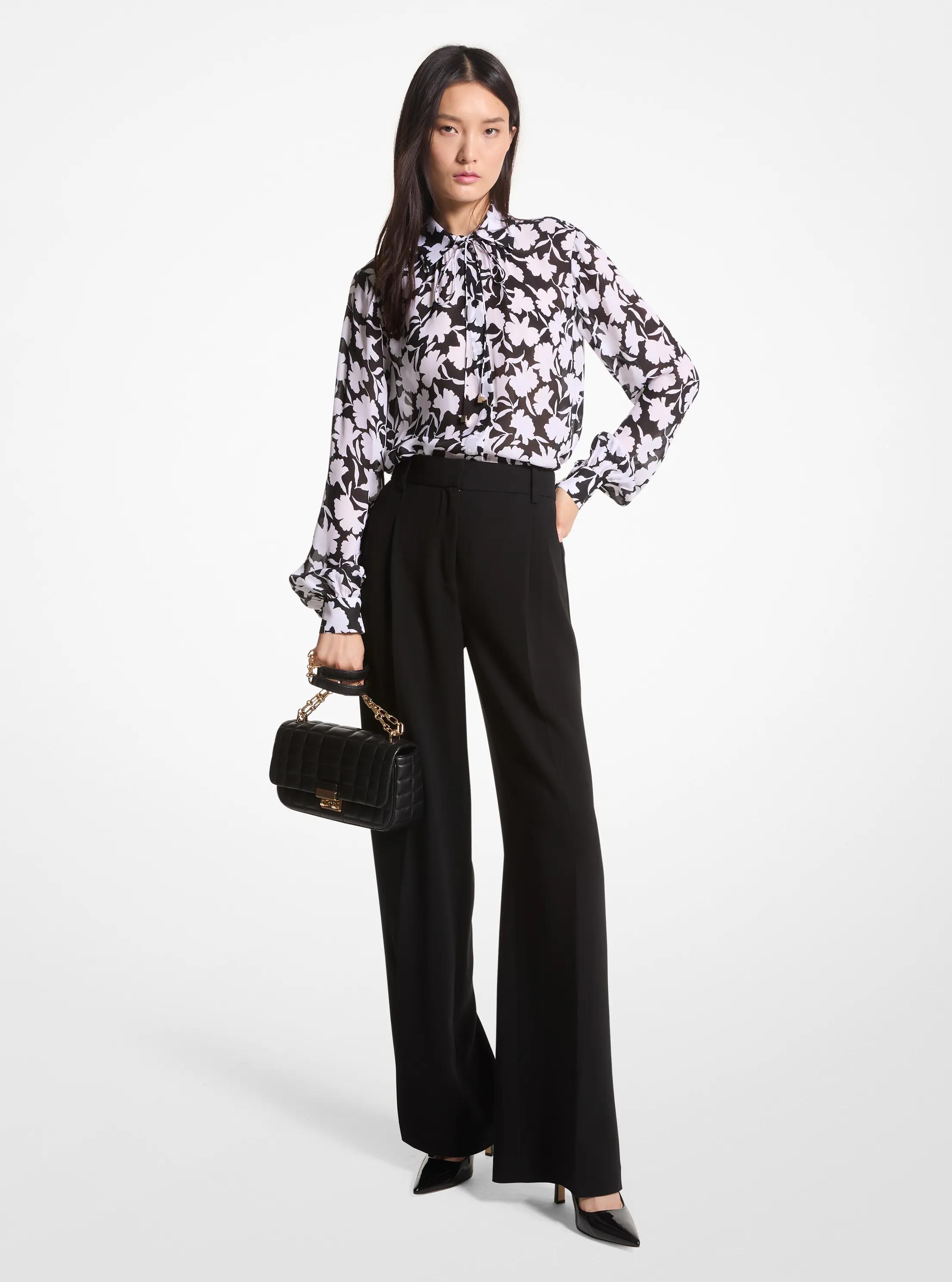 Blusa de georgette con cuello con lazada y estampado floral oscuro in NEGRO/BLANCO | Michael Kors