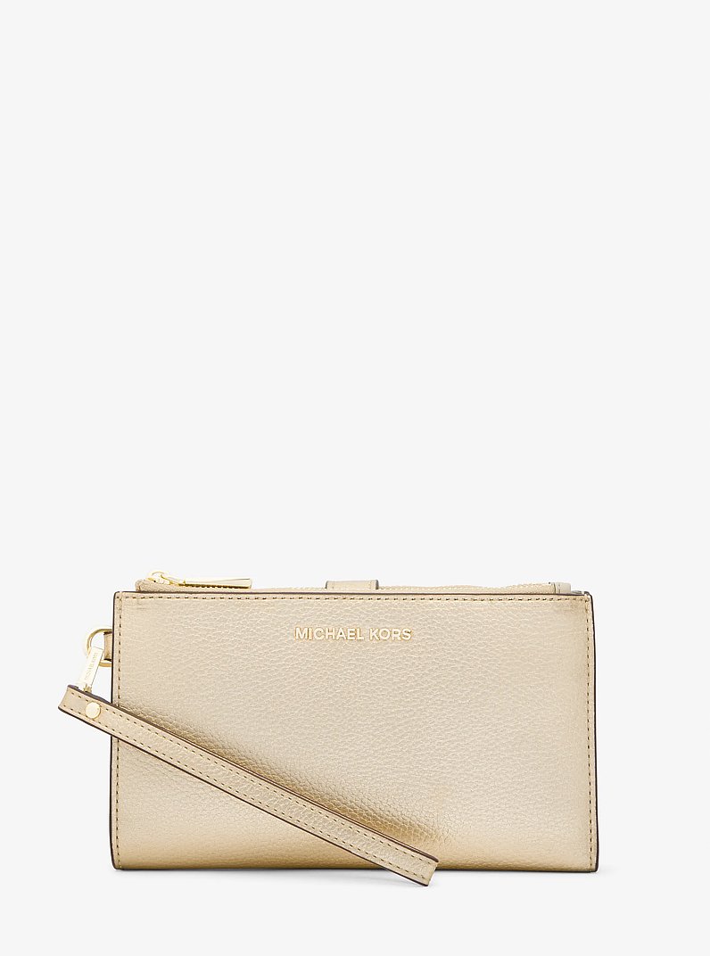 Portafoglio per smartphone Adele in pelle metallizzata in ORO PALLIDO | Michael Kors