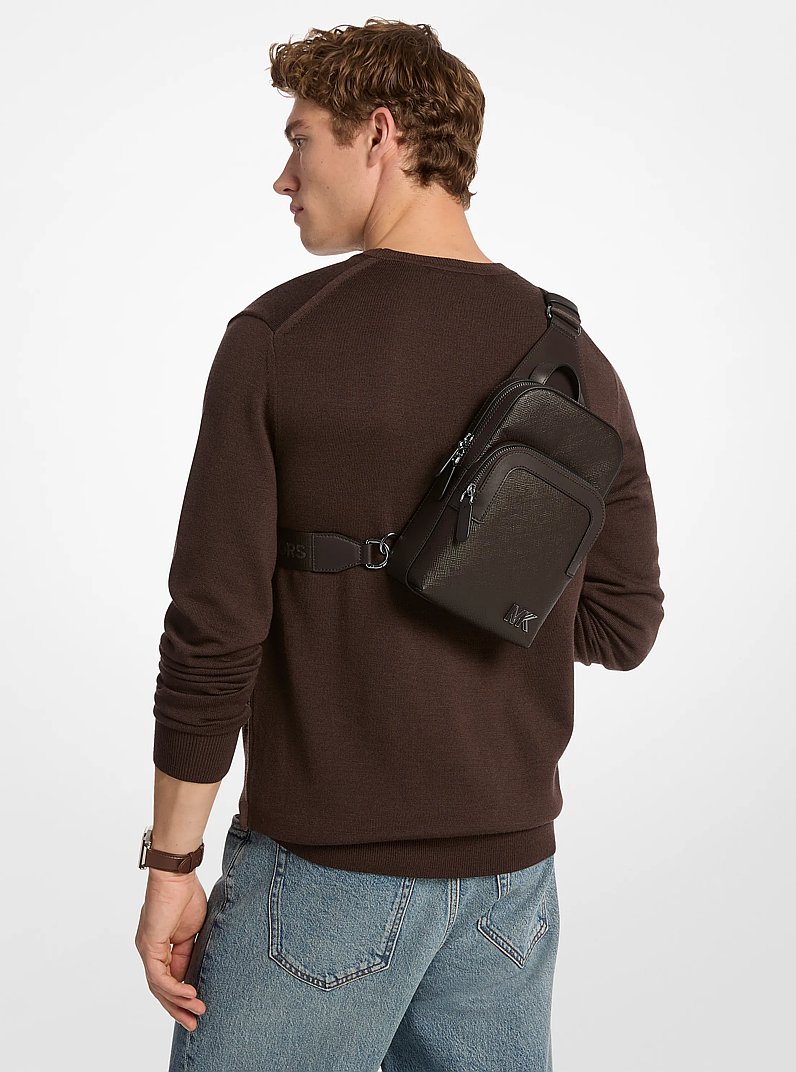 【ほぼ未使用】MICHAEL KORS ボディバッグ メンズ レザー ブラウン Edison Scratch-Resistant Crossgrain Leather Sling Pack in