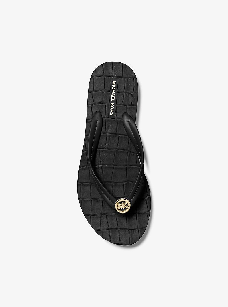 Tong Posie effet crocodile en relief in NOIR | Michael Kors
