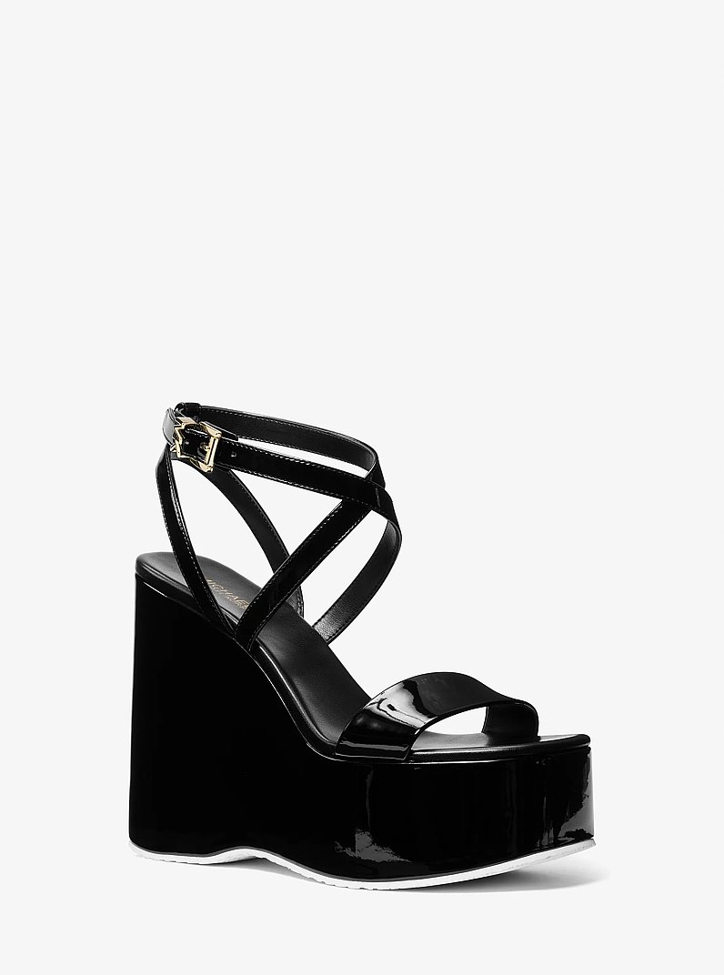 Sandalia Paola de charol sint&eacute;tico con cu&ntilde;a in NEGRO | Michael Kors