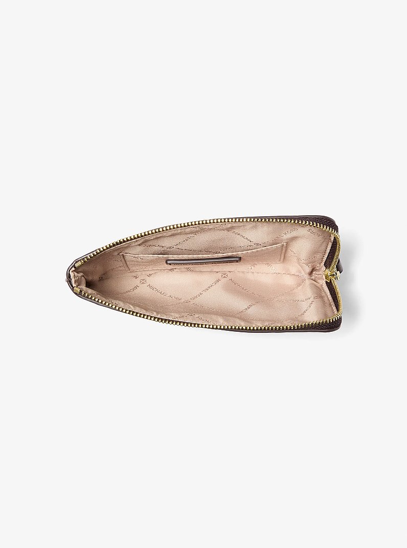 Petite pochette-bracelet Jet Set Travel brunie &agrave; logo gaufr&eacute; in CHOCOLAT | Michael Kors