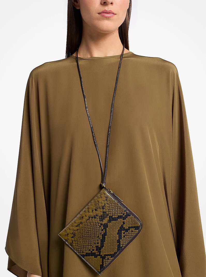 Bolso Aurelia de piel con motivo de serpiente en relieve in VERDE HINOJO | Michael Kors