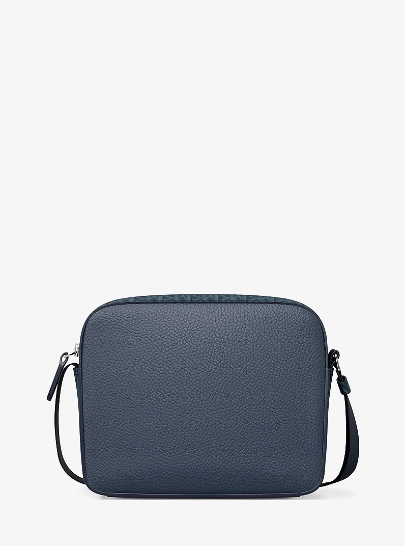 Sac &agrave; bandouli&egrave;re pour appareil photo Cooper de taille moyenne en cuir grain&eacute; et &agrave; logo Signature in BLEU MARINE | Michael Kors