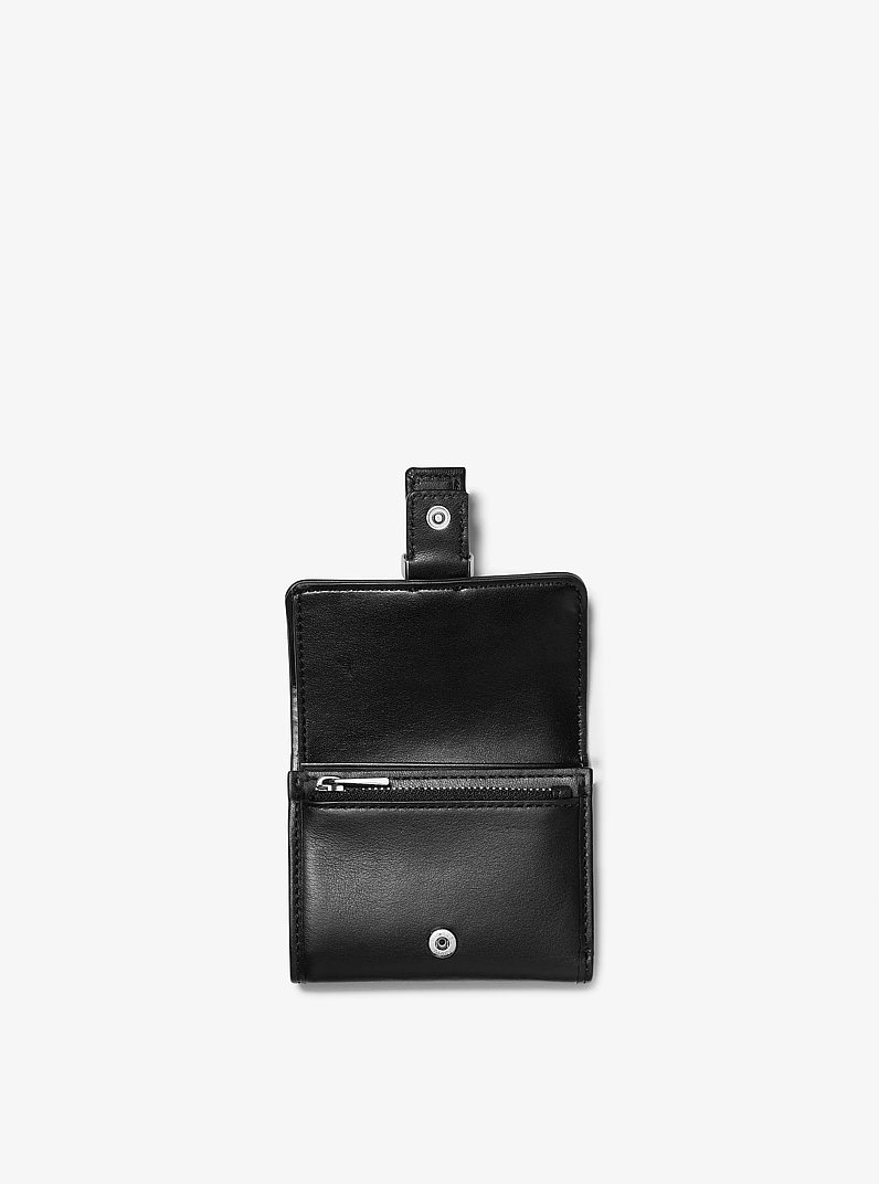 Trifold-Brieftasche Colby Small aus Kalbshaar mit Leopardenmuster