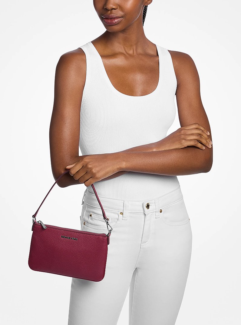Petite pochette-bracelet Jet Set convertible en cuir grain&eacute; in BORDEAUX | Michael Kors