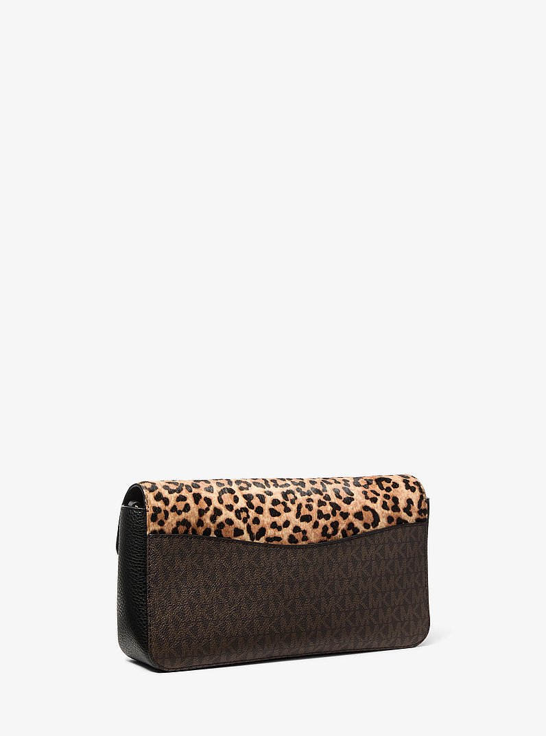 Sac &agrave; &eacute;paule Kacey de taille moyenne en poils de veau &agrave; imprim&eacute; l&eacute;opard et &agrave; logo Signature in POIL DE CHAMEAU MULTI | Michael Kors