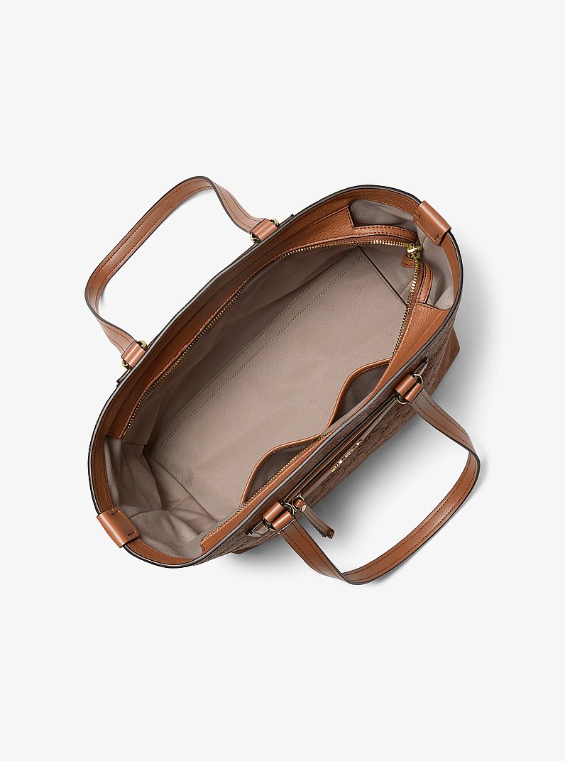 K&ouml;zepes m&eacute;retű, dombornyomott log&oacute;mint&aacute;s bőr Jet Set Travel tote t&aacute;ska in POGGY&Aacute;SZ | Michael Kors
